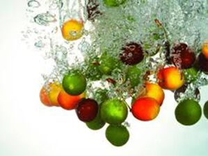 Peel the fruit with fruit acids, thanks to renewed skin cells