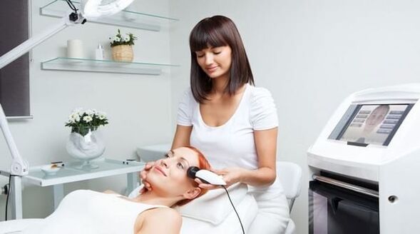 specialists conduct skin rejuvenation sessions with the apparatus